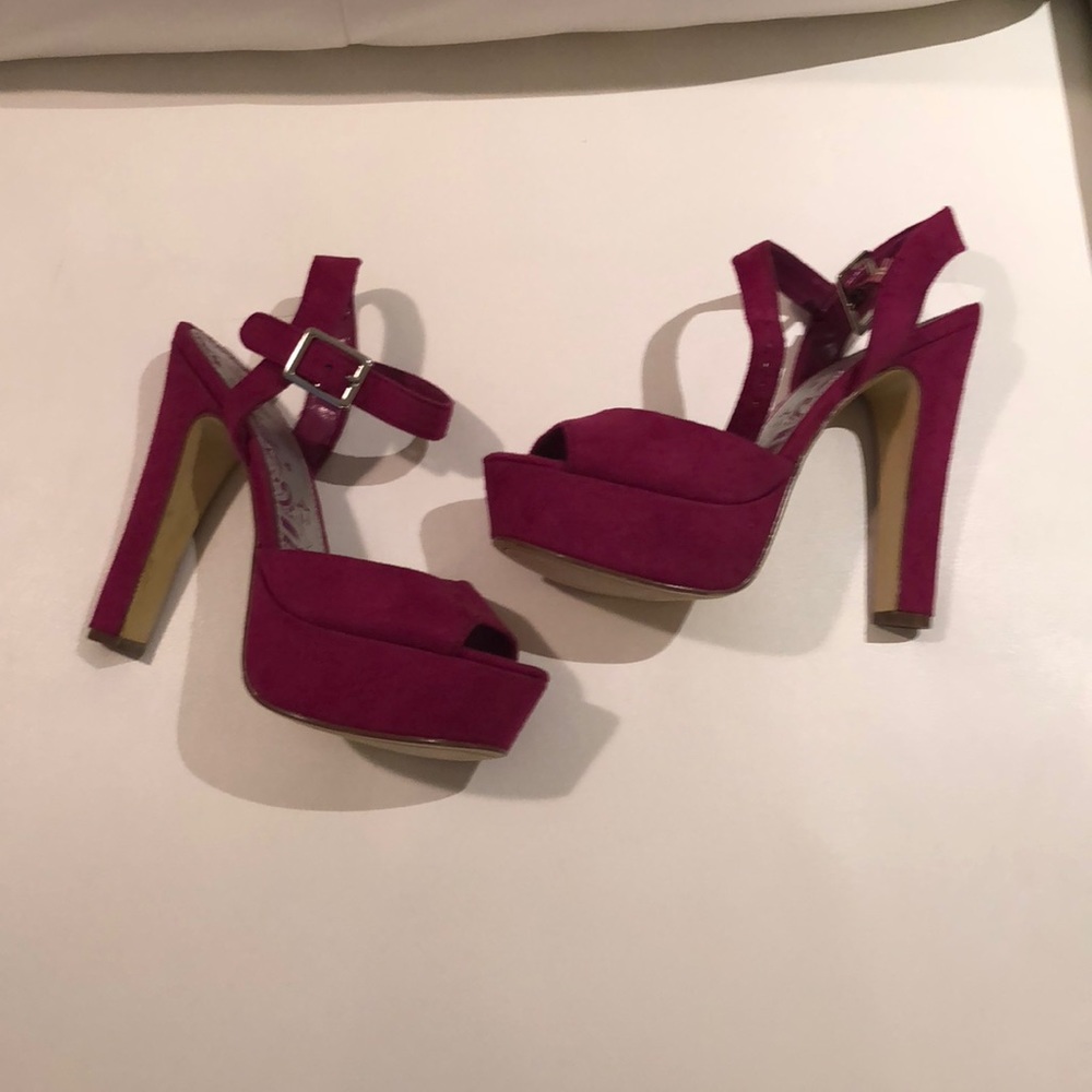 HEELS